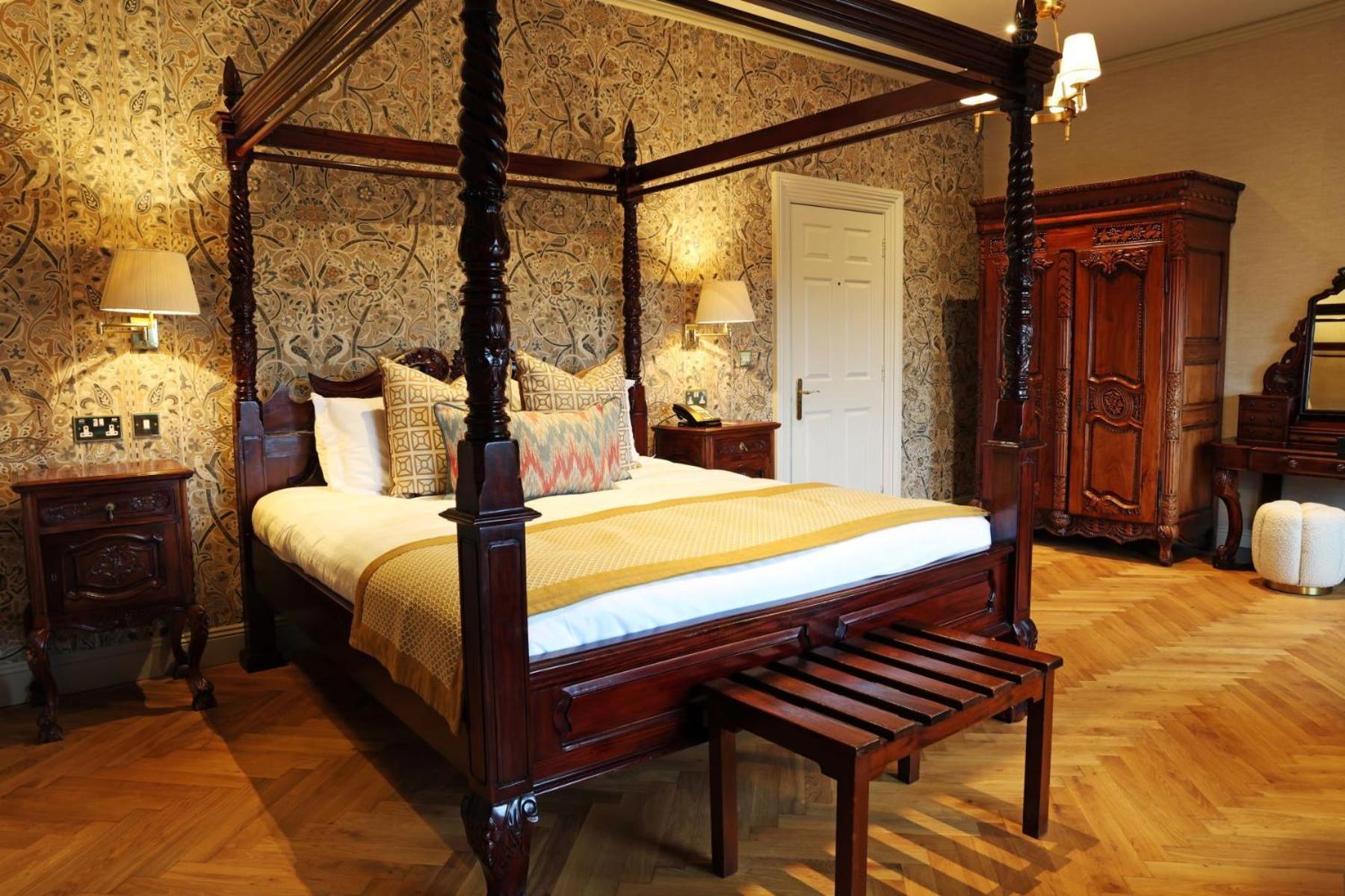 Barberstown Castle Hotel Straffan Bagian luar foto