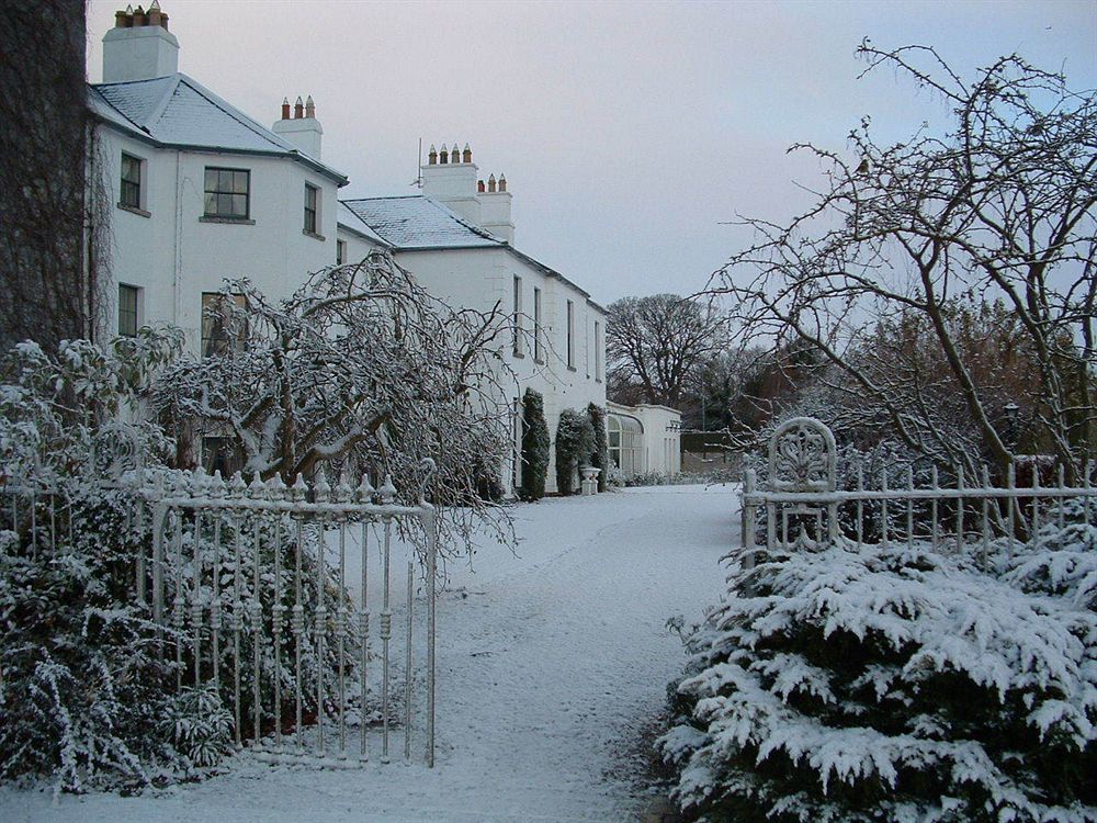 Barberstown Castle Hotel Straffan Bagian luar foto
